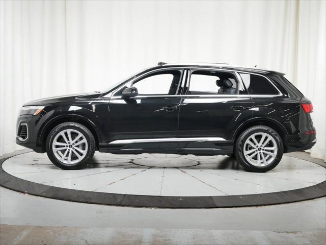 new 2025 Audi Q7 car, priced at $72,188