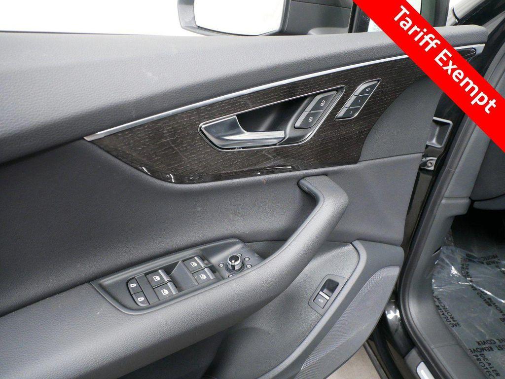 new 2025 Audi Q7 car, priced at $67,710