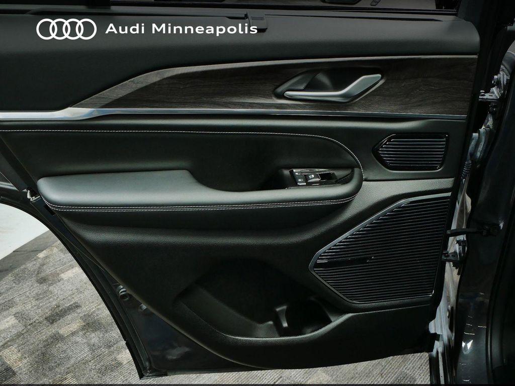 used 2022 Jeep Grand Cherokee car, priced at $36,977