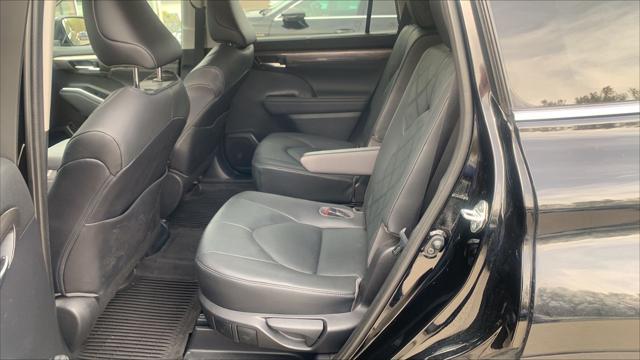 used 2020 Toyota Highlander car, priced at $37,977