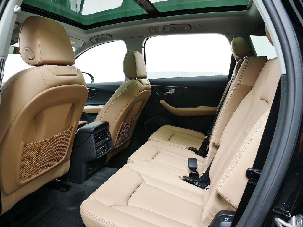 new 2025 Audi Q7 car, priced at $63,066