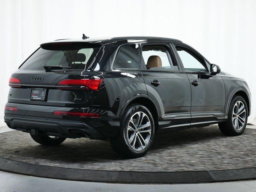 new 2025 Audi Q7 car, priced at $63,066