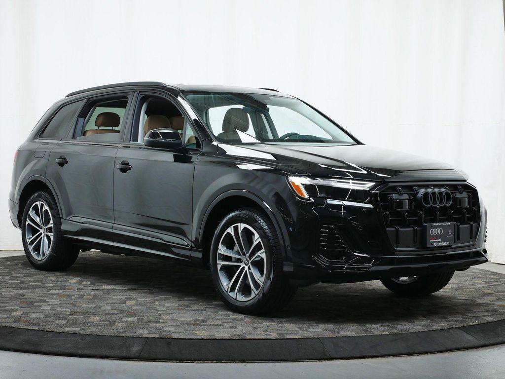 new 2025 Audi Q7 car, priced at $63,066