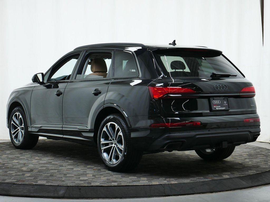 new 2025 Audi Q7 car, priced at $63,066