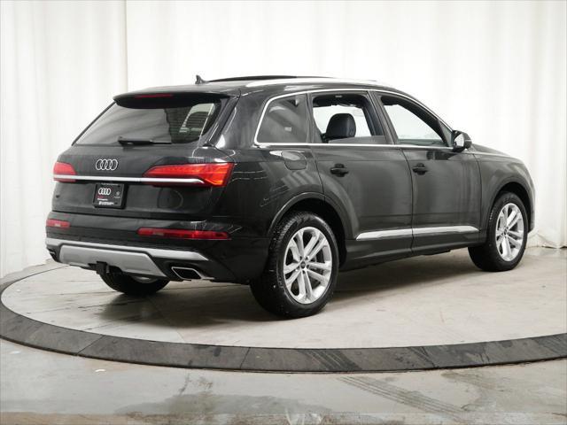 new 2025 Audi Q7 car, priced at $75,595