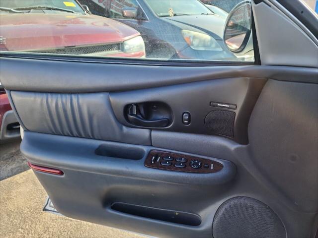 used 2002 Buick Regal car, priced at $1,950