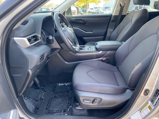 used 2024 Toyota Highlander car, priced at $39,991