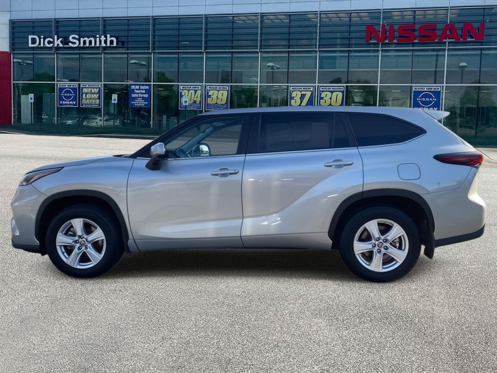 used 2024 Toyota Highlander car, priced at $38,879