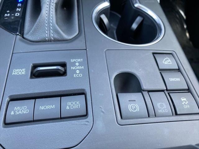 used 2024 Toyota Highlander car, priced at $39,991