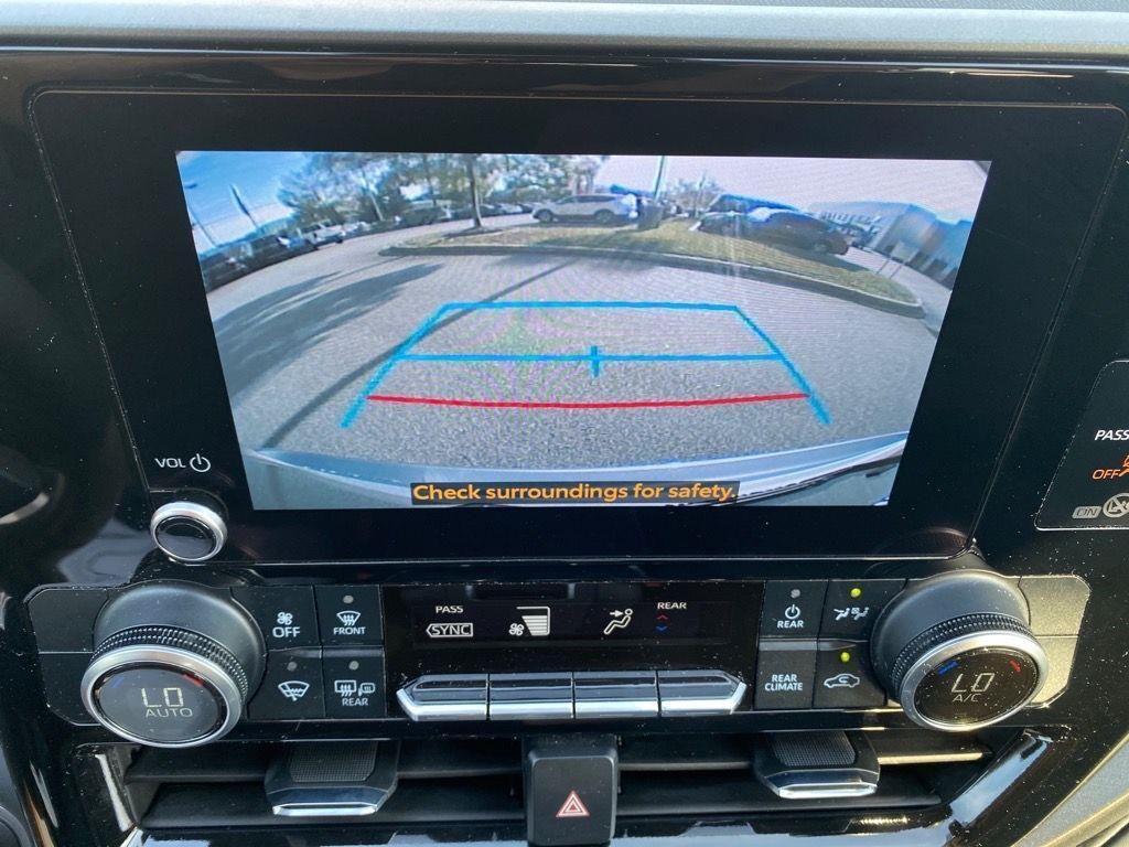 used 2024 Toyota Highlander car, priced at $38,879