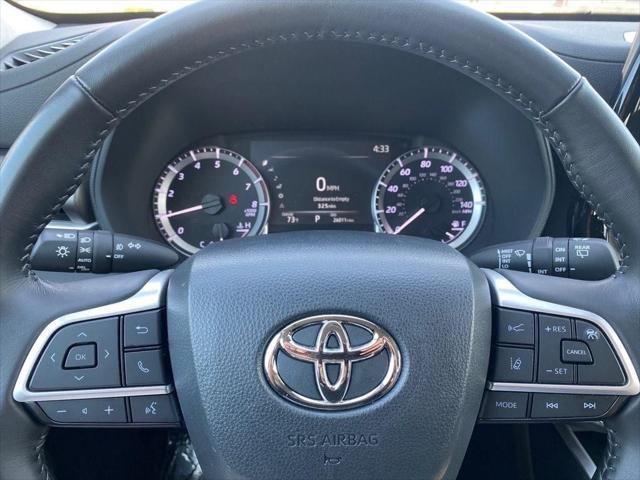 used 2024 Toyota Highlander car, priced at $39,991