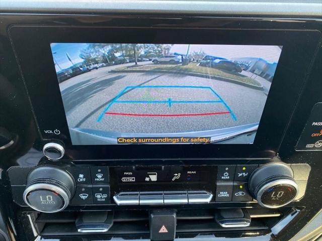 used 2024 Toyota Highlander car, priced at $39,991