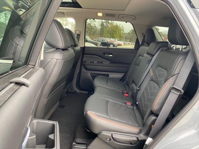 new 2025 Nissan Pathfinder car, priced at $52,325