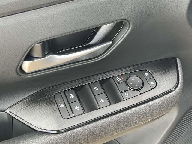 new 2025 Nissan Kicks car, priced at $27,095