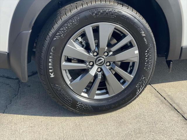 new 2025 Nissan Pathfinder car, priced at $42,260