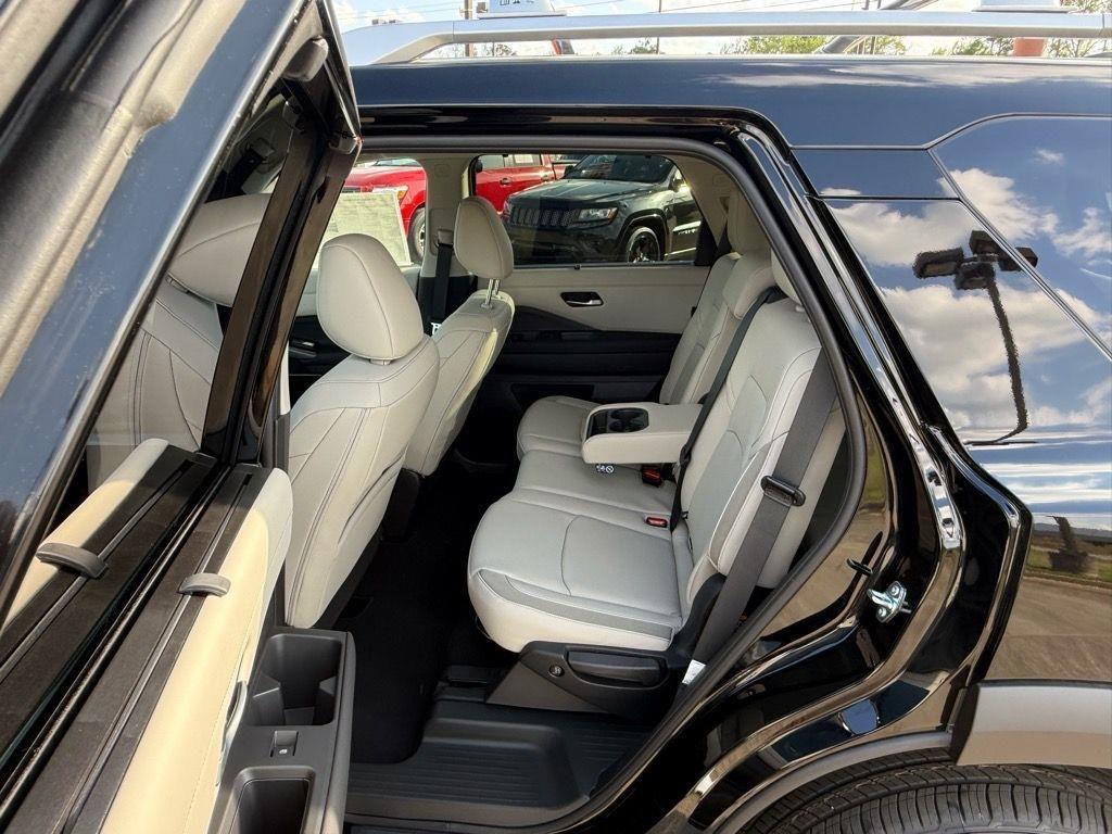 new 2025 Nissan Pathfinder car, priced at $47,645