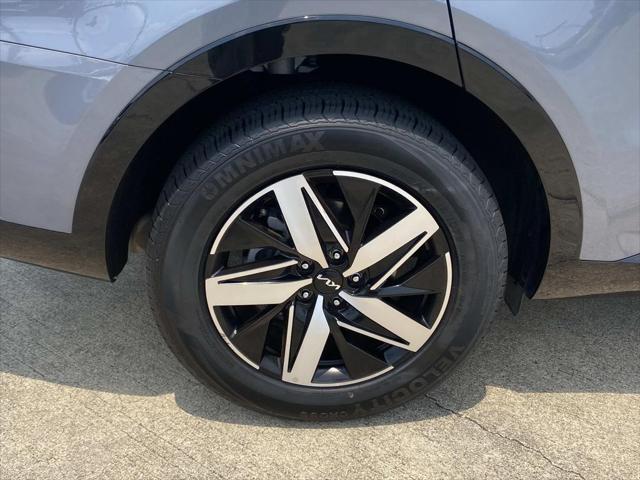 used 2022 Kia Sorento car, priced at $26,992