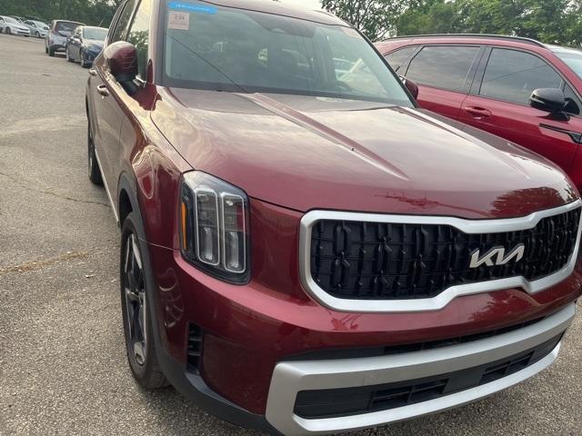 used 2024 Kia Telluride car, priced at $40,769