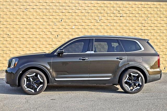 used 2023 Kia Telluride car, priced at $30,500