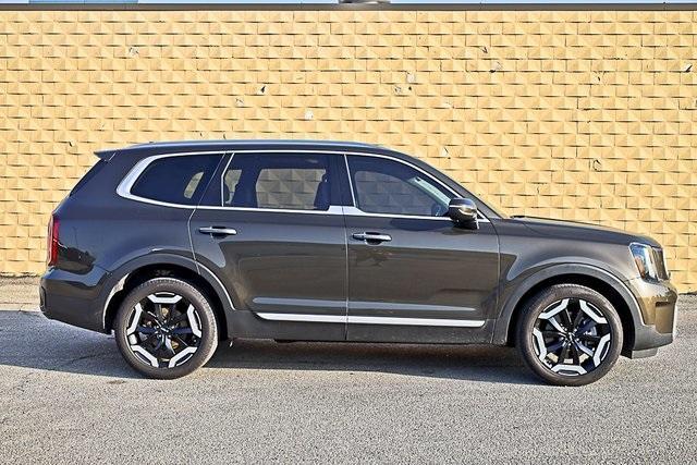 used 2023 Kia Telluride car, priced at $30,500