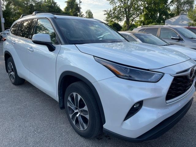 used 2022 Toyota Highlander car, priced at $35,750