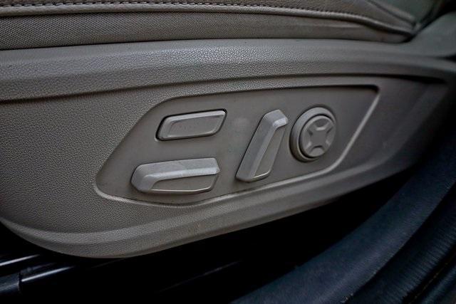 used 2022 Kia Sorento Plug-In Hybrid car, priced at $20,490
