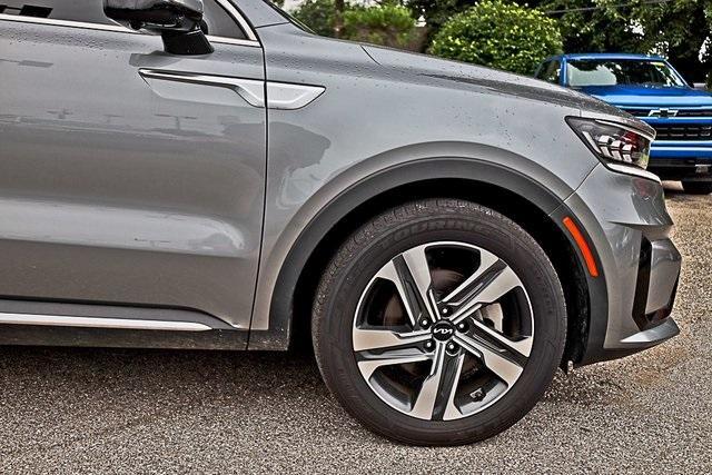 used 2022 Kia Sorento Plug-In Hybrid car, priced at $20,490