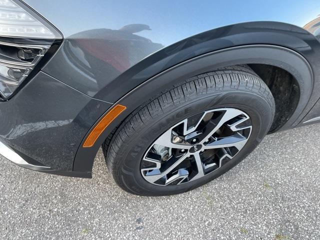 used 2024 Kia Sportage Hybrid car, priced at $30,500
