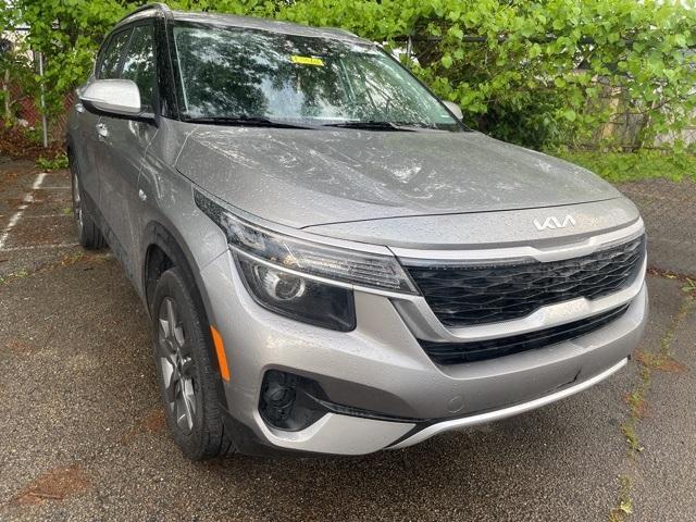 used 2023 Kia Seltos car