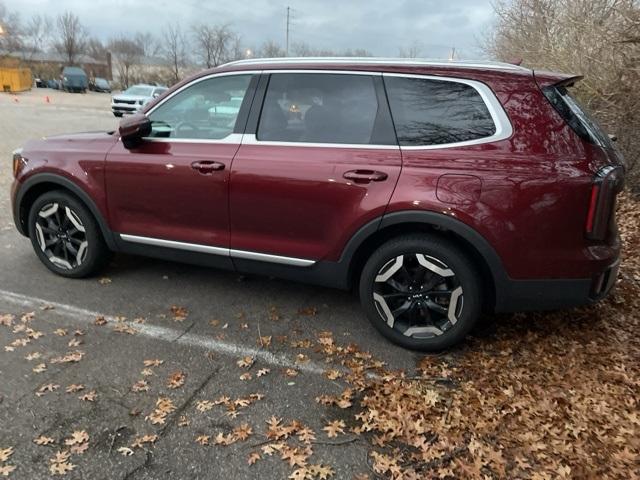 used 2023 Kia Telluride car, priced at $33,592