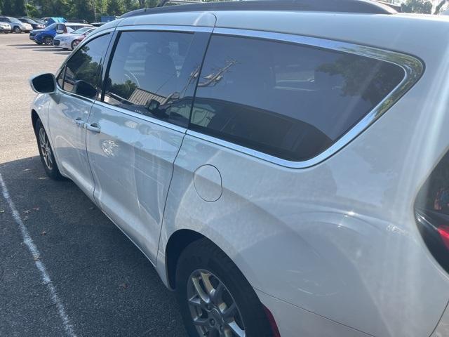 used 2021 Chrysler Pacifica car, priced at $18,529