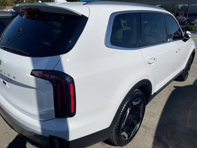 used 2024 Kia Telluride car, priced at $38,750