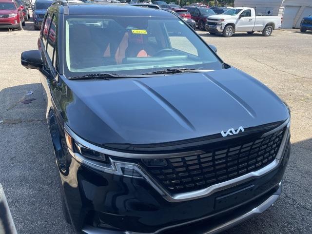 used 2024 Kia Carnival car, priced at $41,990