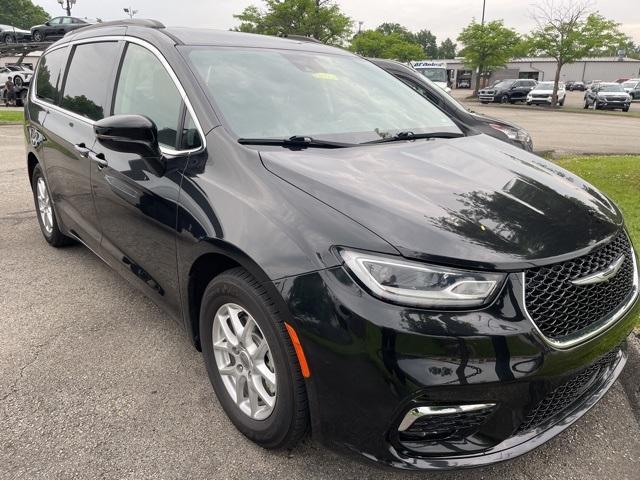 used 2022 Chrysler Pacifica car, priced at $25,039