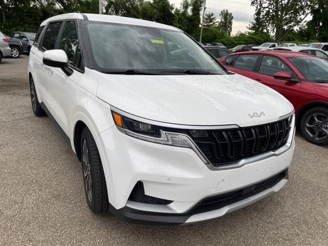 used 2022 Kia Carnival car, priced at $28,900