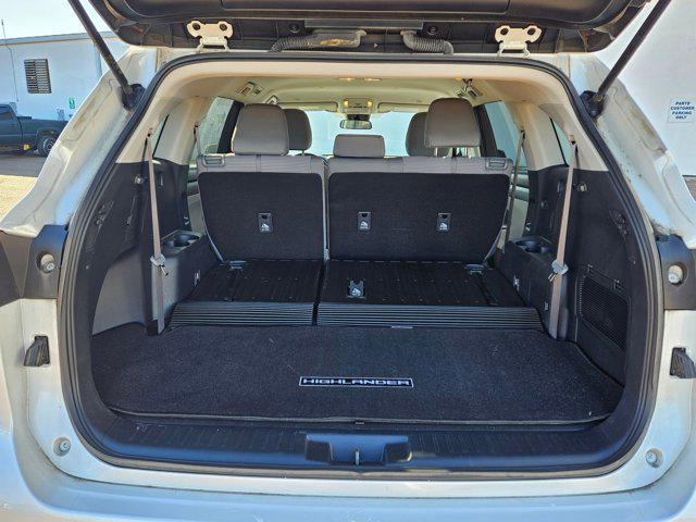 used 2023 Toyota Highlander car, priced at $34,046