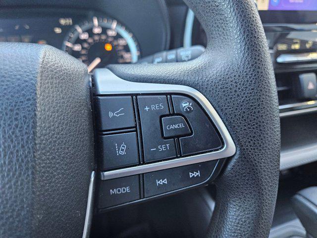 used 2023 Toyota Highlander car, priced at $34,046