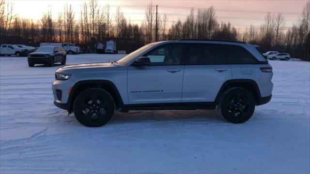 new 2025 Jeep Grand Cherokee car, priced at $45,081