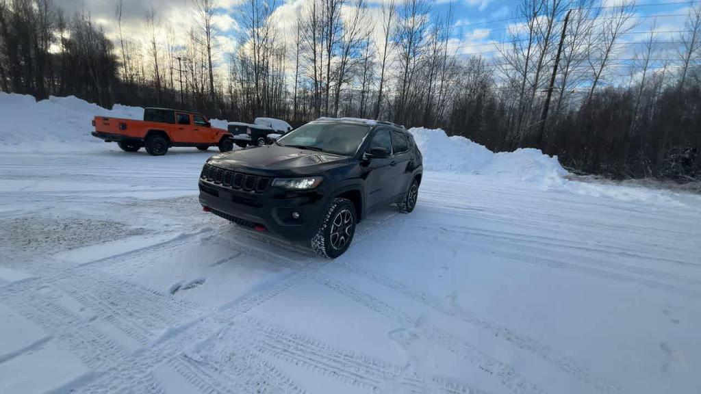 new 2026 Jeep Compass car, priced at $38,090