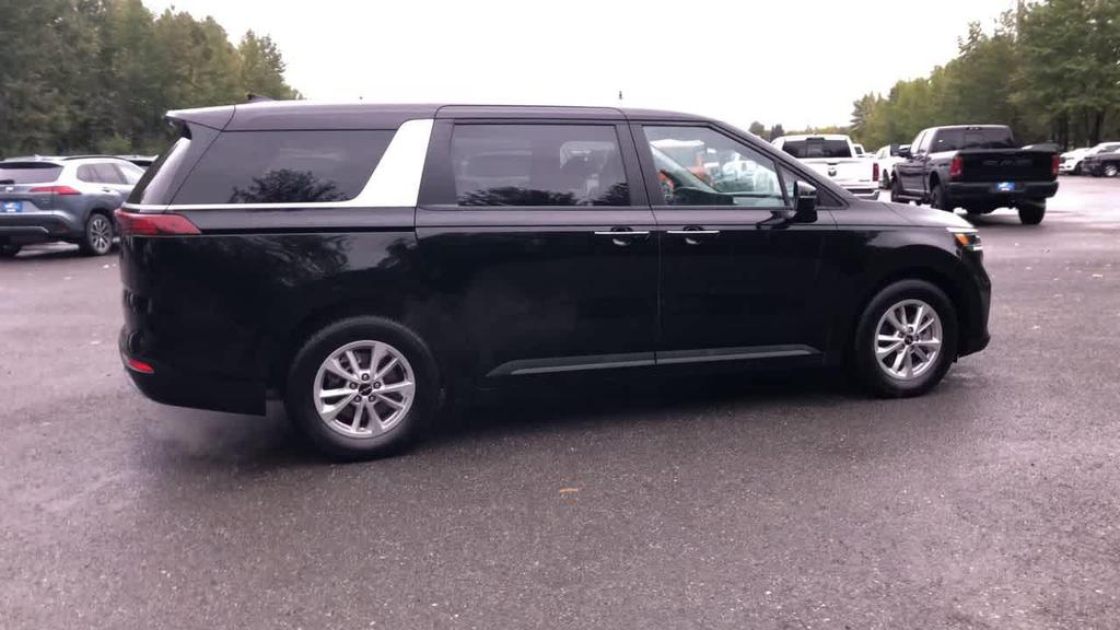 used 2024 Kia Carnival car, priced at $30,980