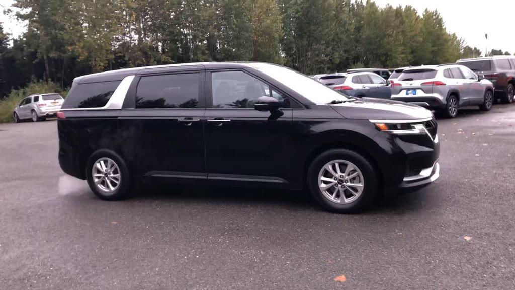 used 2024 Kia Carnival car, priced at $30,980