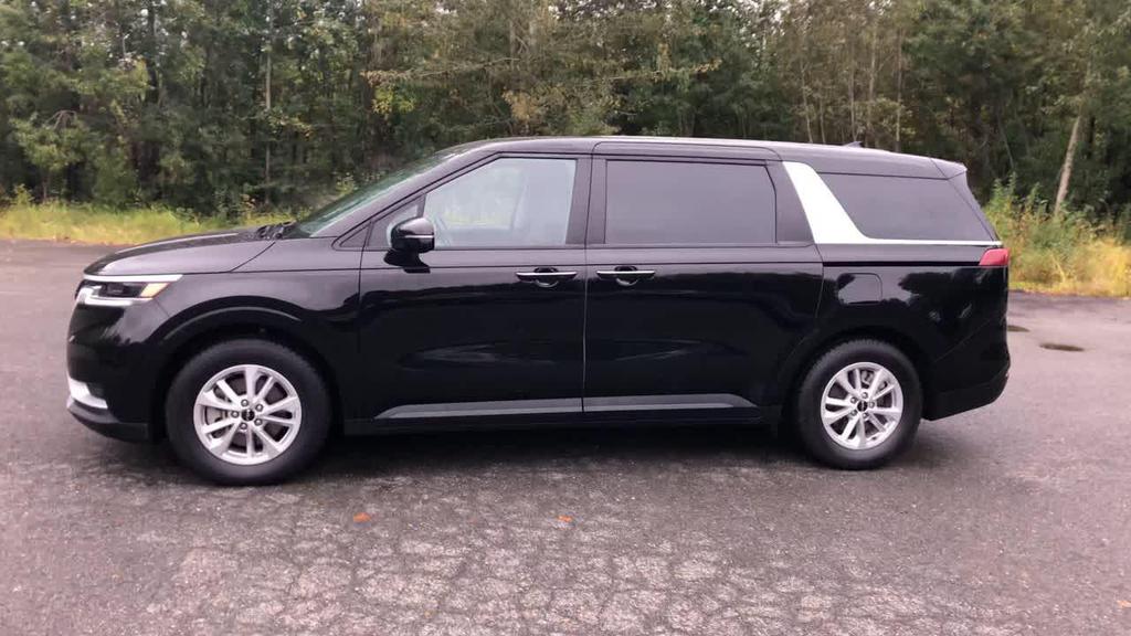 used 2024 Kia Carnival car, priced at $30,980