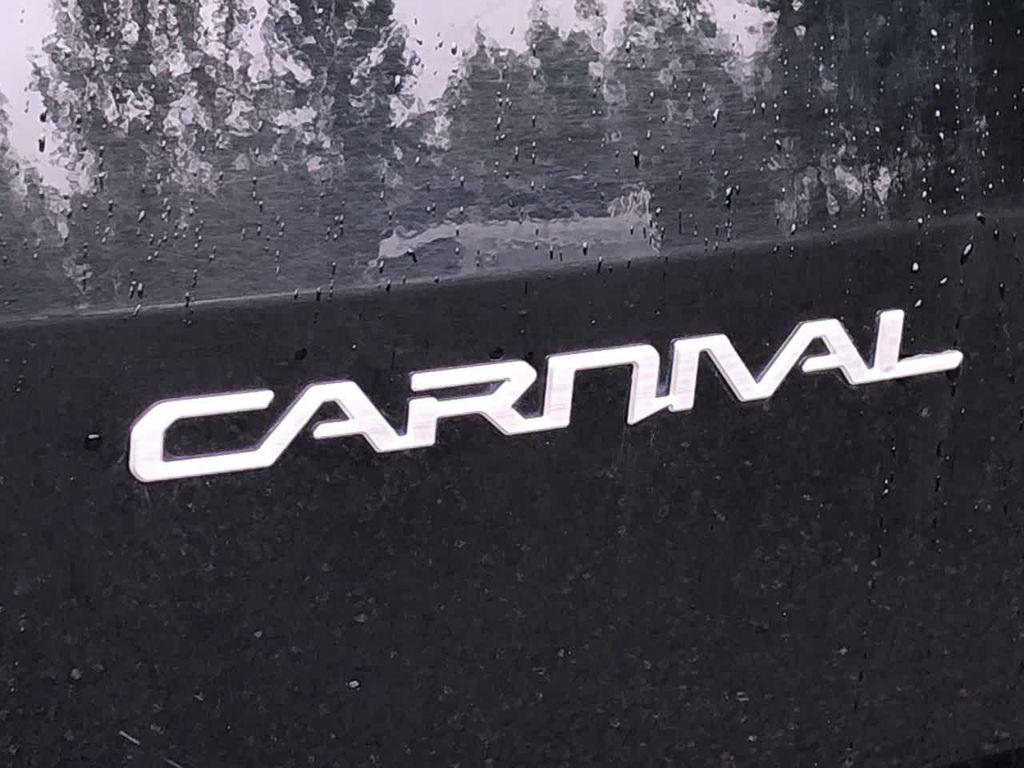used 2024 Kia Carnival car, priced at $30,980