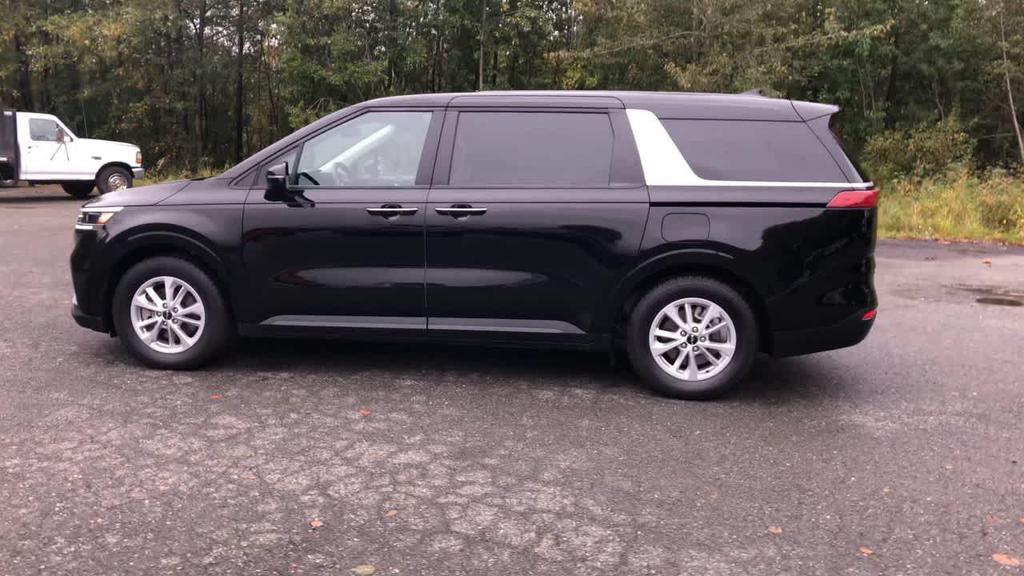 used 2024 Kia Carnival car, priced at $30,980