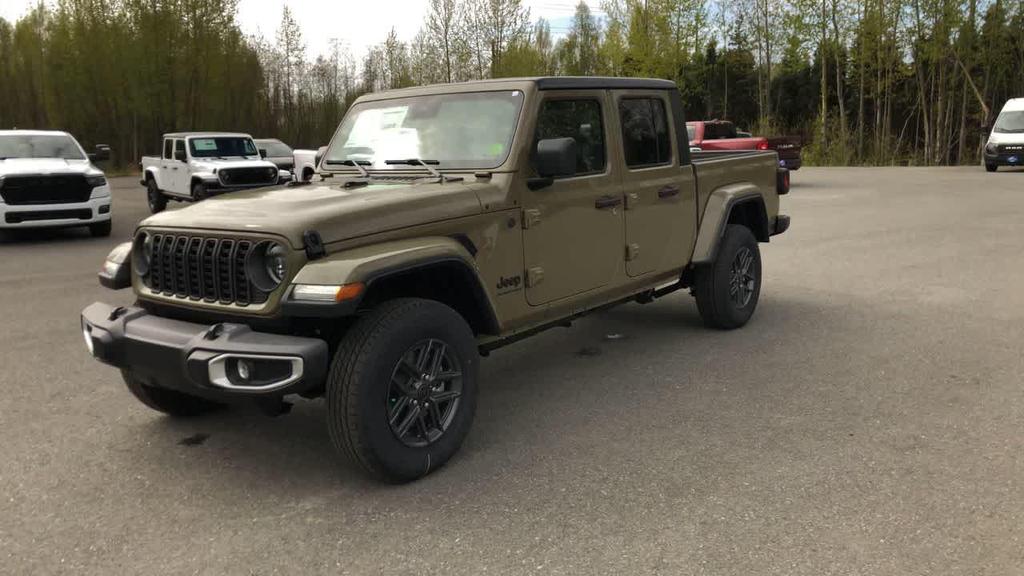 new 2025 Jeep Gladiator car, priced at $47,112
