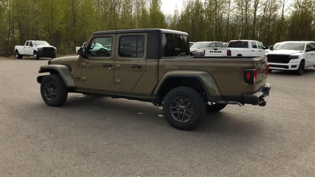 new 2025 Jeep Gladiator car, priced at $47,112