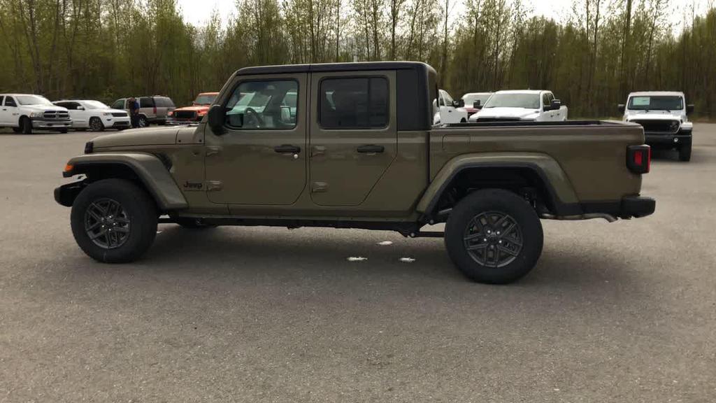 new 2025 Jeep Gladiator car, priced at $47,112