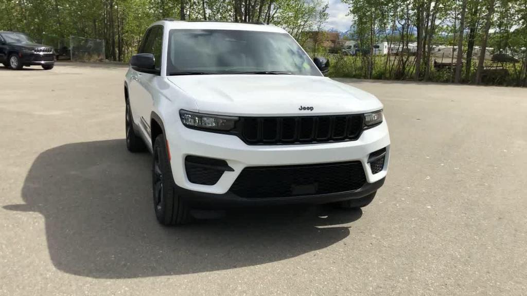used 2024 Jeep Grand Cherokee car, priced at $37,985