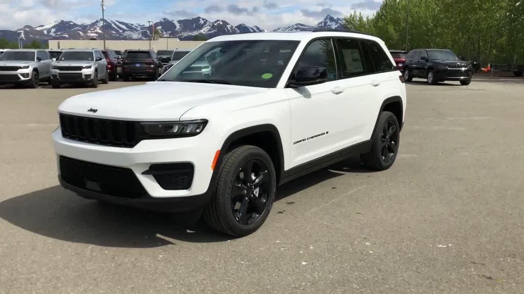 used 2024 Jeep Grand Cherokee car, priced at $37,985