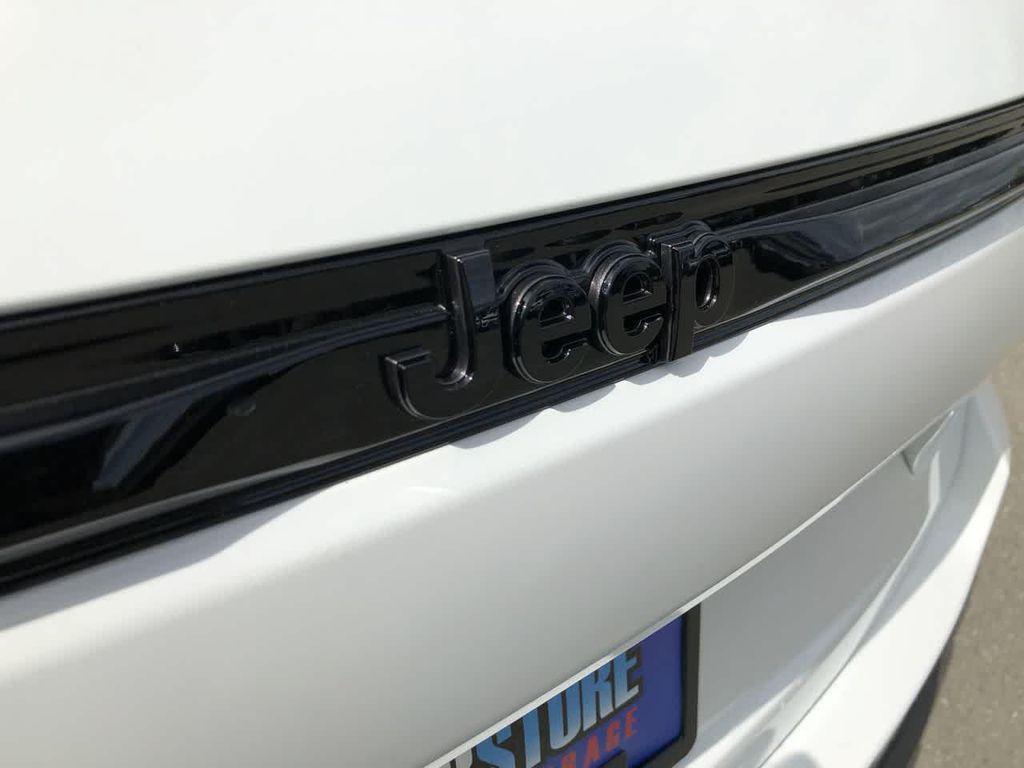 used 2024 Jeep Grand Cherokee car, priced at $37,985